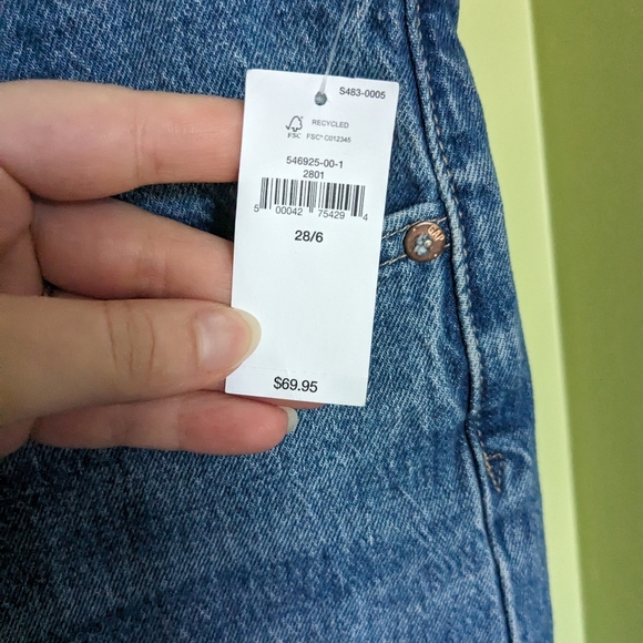 NWT GAP Jeans - Picture 4 of 4